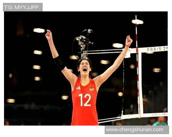 足坛巨星女友写真集锦展现甜蜜瞬间与时尚风采